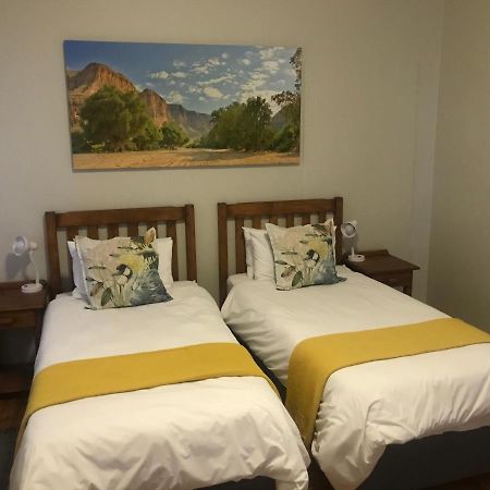 Rocky Shore Guesthouse Свакопмунд Экстерьер фото