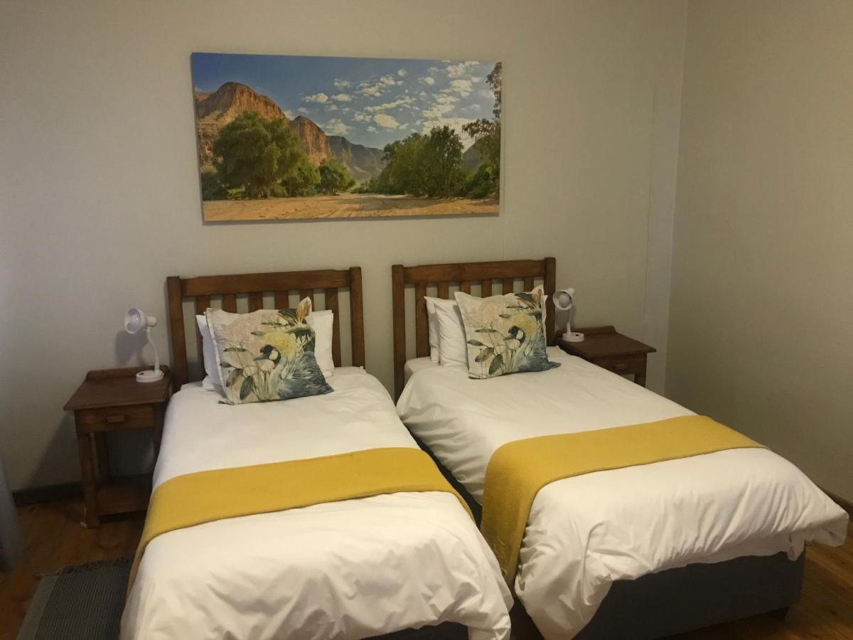 Rocky Shore Guesthouse Свакопмунд Экстерьер фото