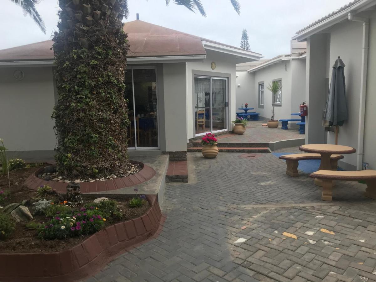Rocky Shore Guesthouse Свакопмунд Экстерьер фото