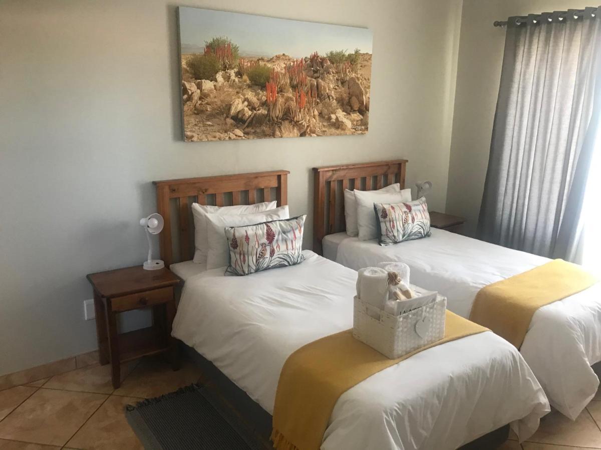 Rocky Shore Guesthouse Свакопмунд Экстерьер фото