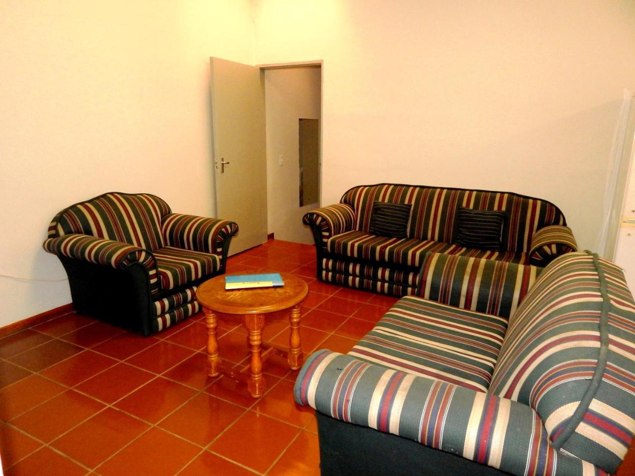 Rocky Shore Guesthouse Свакопмунд Экстерьер фото
