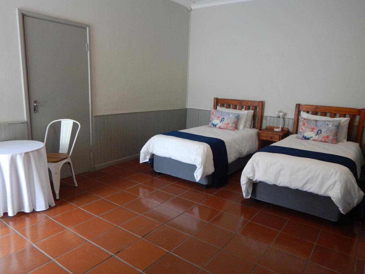Rocky Shore Guesthouse Свакопмунд Экстерьер фото