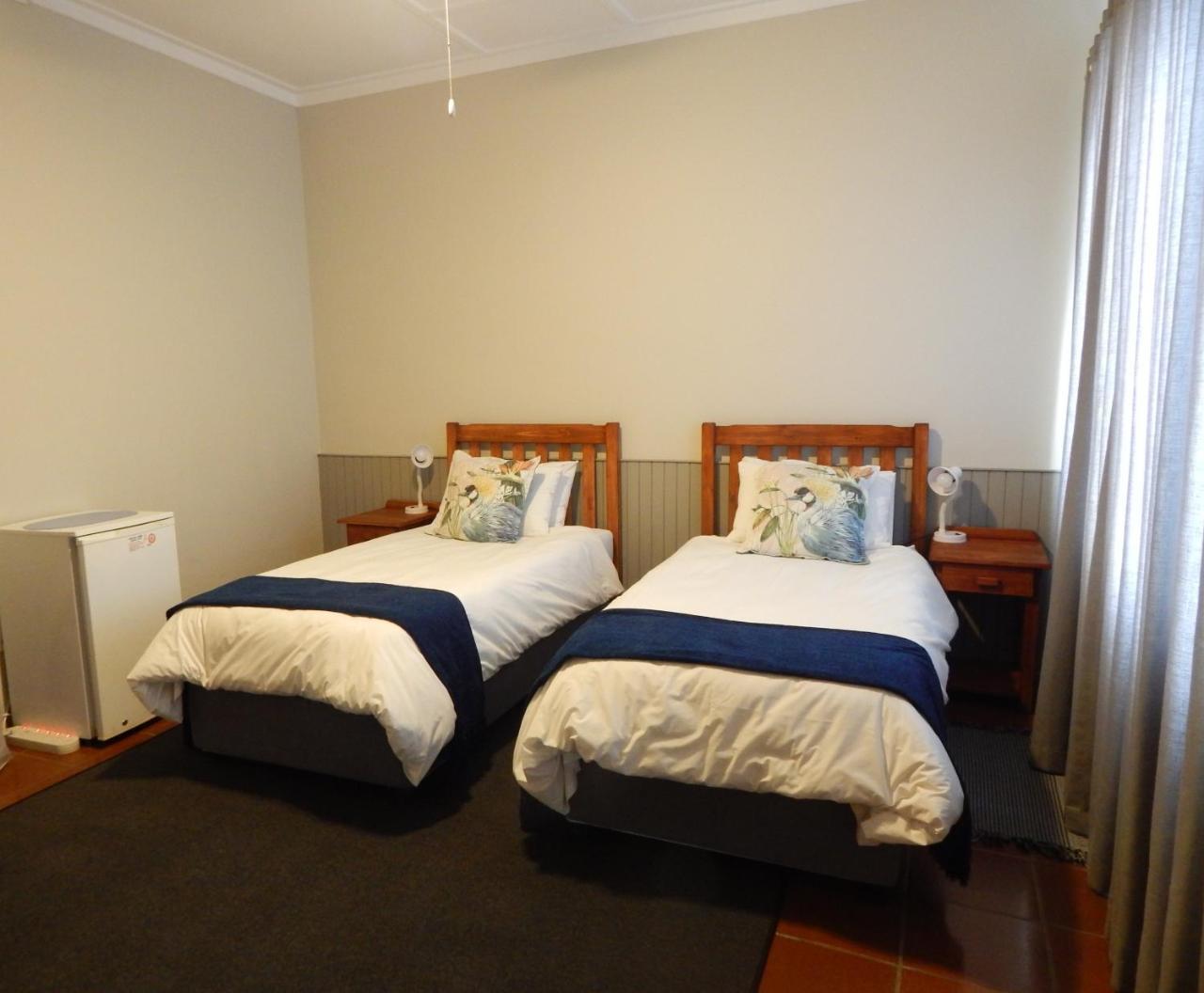 Rocky Shore Guesthouse Свакопмунд Экстерьер фото