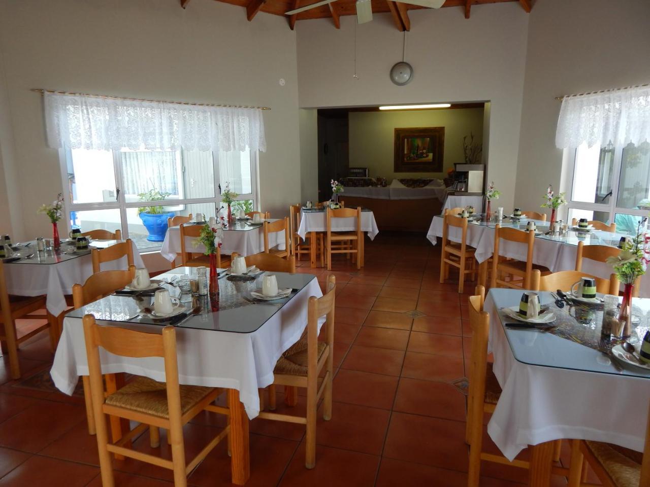 Rocky Shore Guesthouse Свакопмунд Экстерьер фото