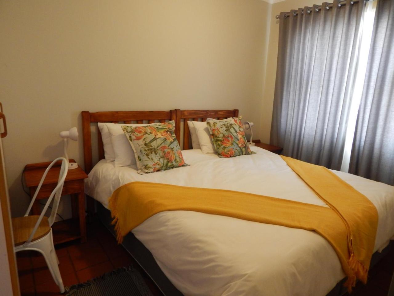 Rocky Shore Guesthouse Свакопмунд Экстерьер фото