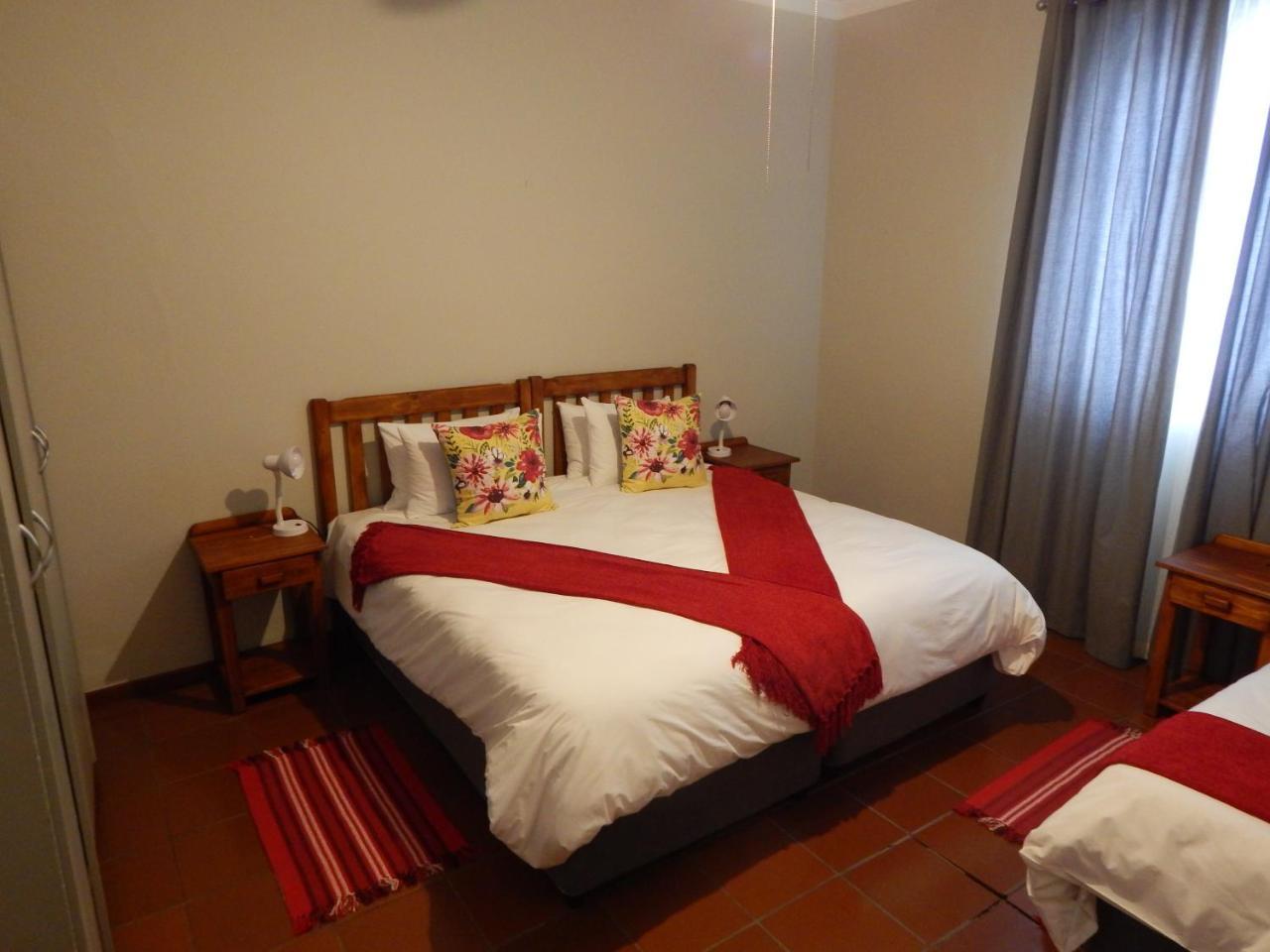 Rocky Shore Guesthouse Свакопмунд Экстерьер фото