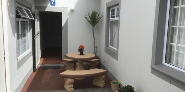 Rocky Shore Guesthouse Свакопмунд Экстерьер фото