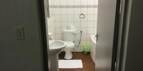 Rocky Shore Guesthouse Свакопмунд Экстерьер фото